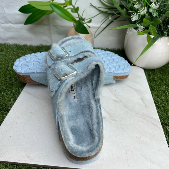 Birkenstock Arizona Shearling Sandal Light
Blue Suede Leather EU 40 US 9-9.5 new - Picture 3 of 8